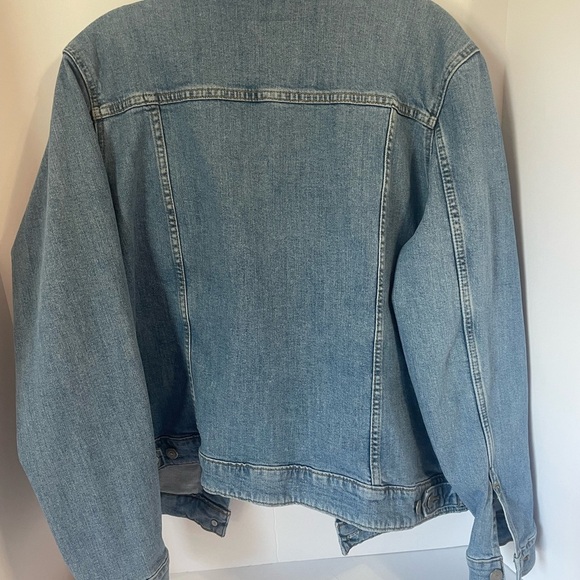 Levi's Light Blue Plus Size Jean Jacket for Women - Picture 2 of 4